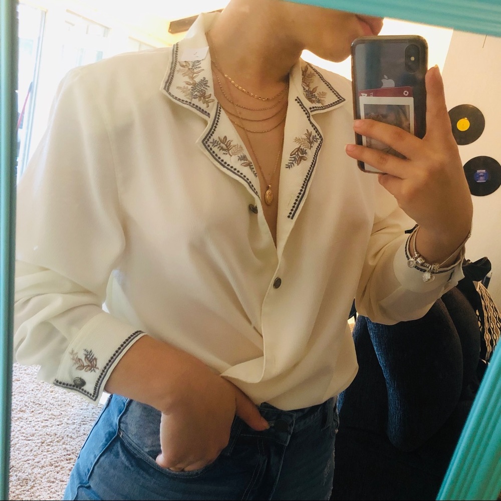 REAL VINTAGE Shirt ! 1980’s White Shirt ! 🌸
